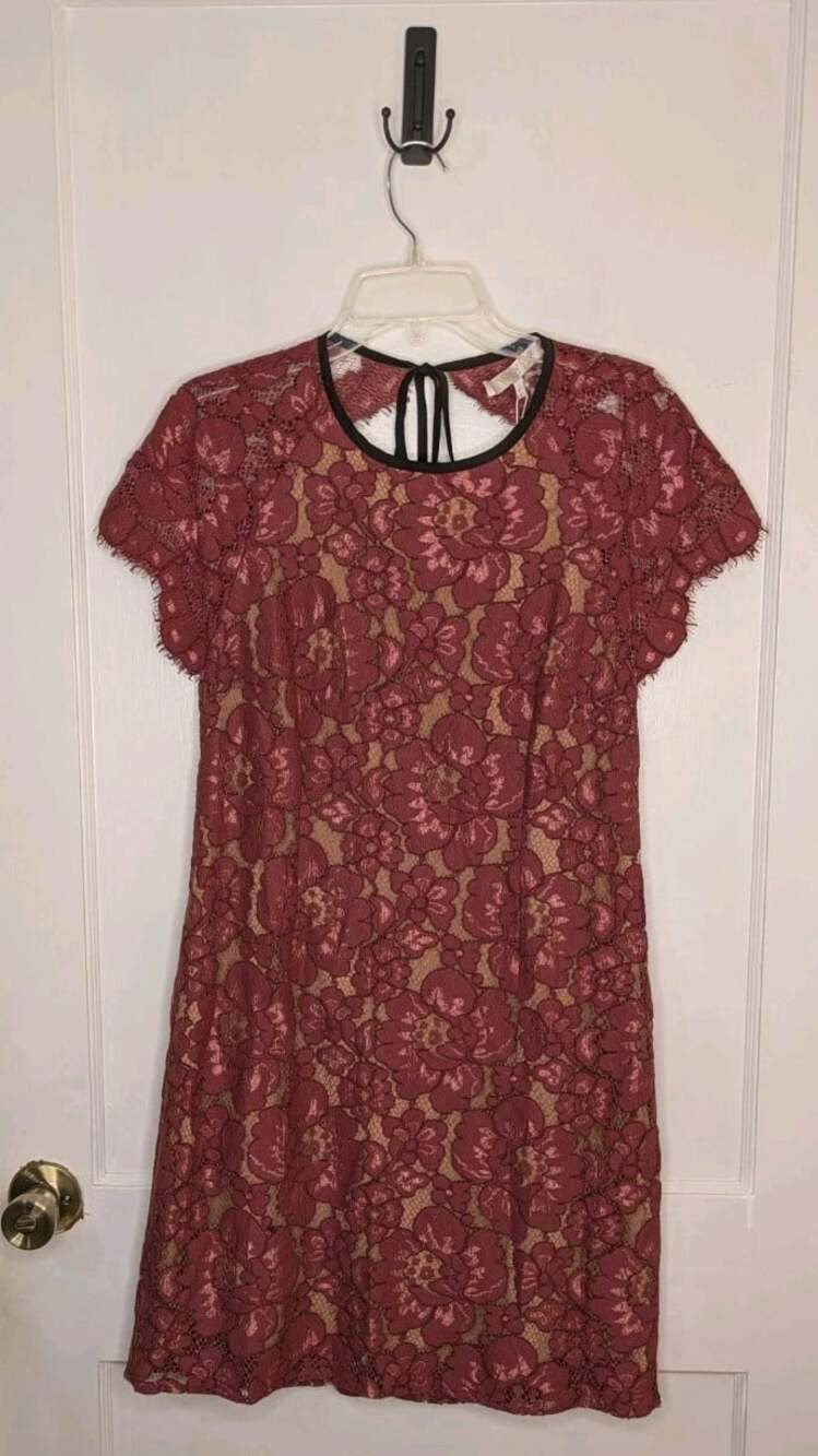 WAYF Burgundy Floral Lace Shift Mini Dress Large NWT Keyhole Open Back Maroon